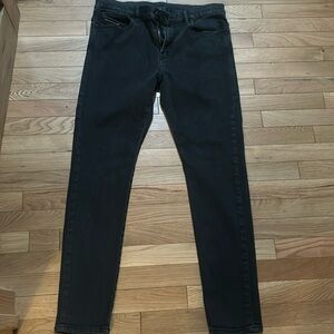 Like new men’s Diesel black denim jeans